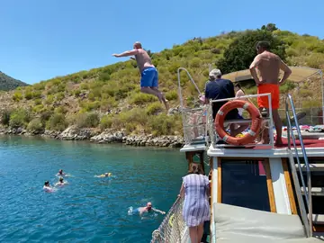 12 Islands Blue Cruise