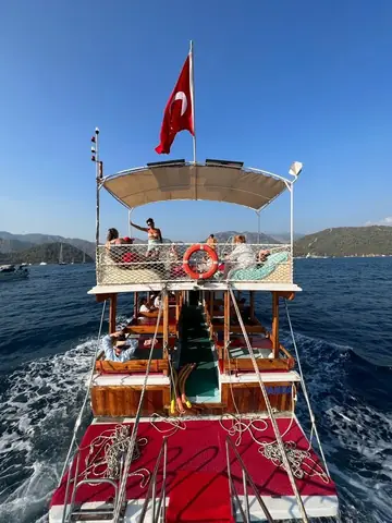 12 Islands Blue Cruise