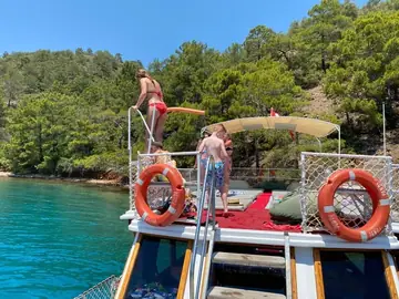 12 Islands Blue Cruise